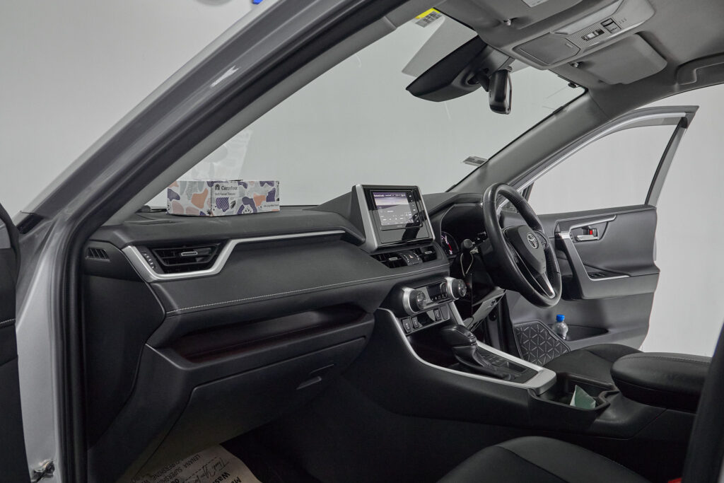 Duty Free 2019 Toyota Rav-4